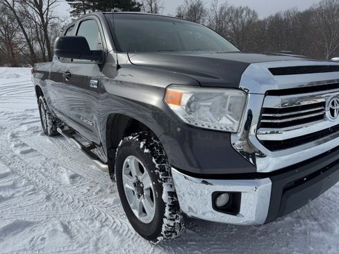 Used 2016 Toyota Tundra SR5 image 12