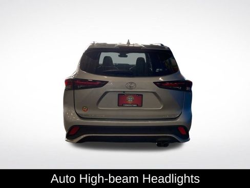 Used 2025 Toyota Highlander XSE AWD/4WD image 18