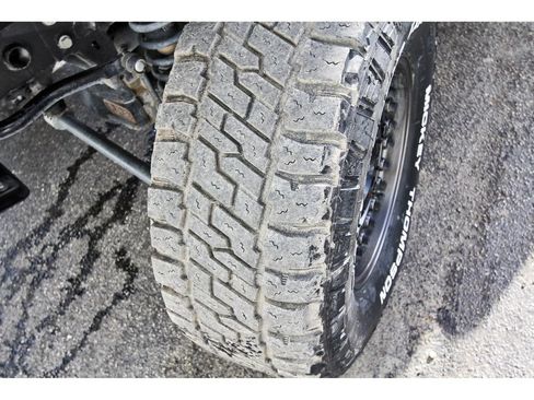 Used 2017 Jeep Wrangler Unlimited Rubicon w/ Connectivity Group AWD/4WD image 32
