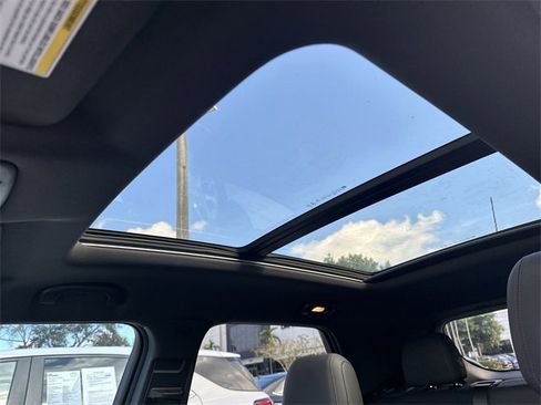 Used 2021 Chevrolet TrailBlazer RS w/ Sun and Liftgate Package image 16