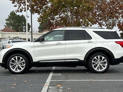 Used 2023 Ford Explorer Platinum w/ Equipment Group 601A image 7