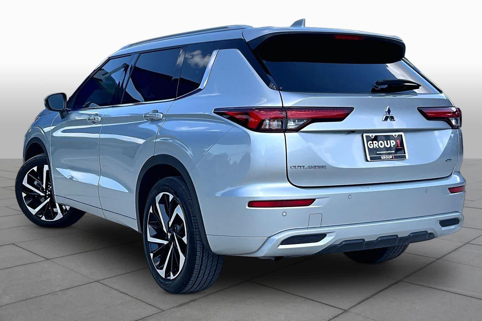 Used 2024 Mitsubishi Outlander SEL FWD image 12