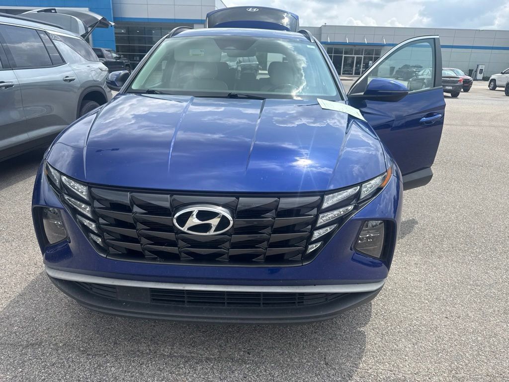 Used 2023 Hyundai Tucson SEL w/ Convenience Package FWD image 2