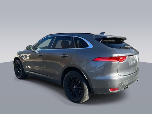 Used 2017 Jaguar F-PACE Prestige image 5