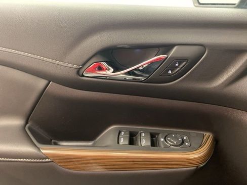 Certified 2023 GMC Acadia SLE w/ Driver Convenience Package image 19