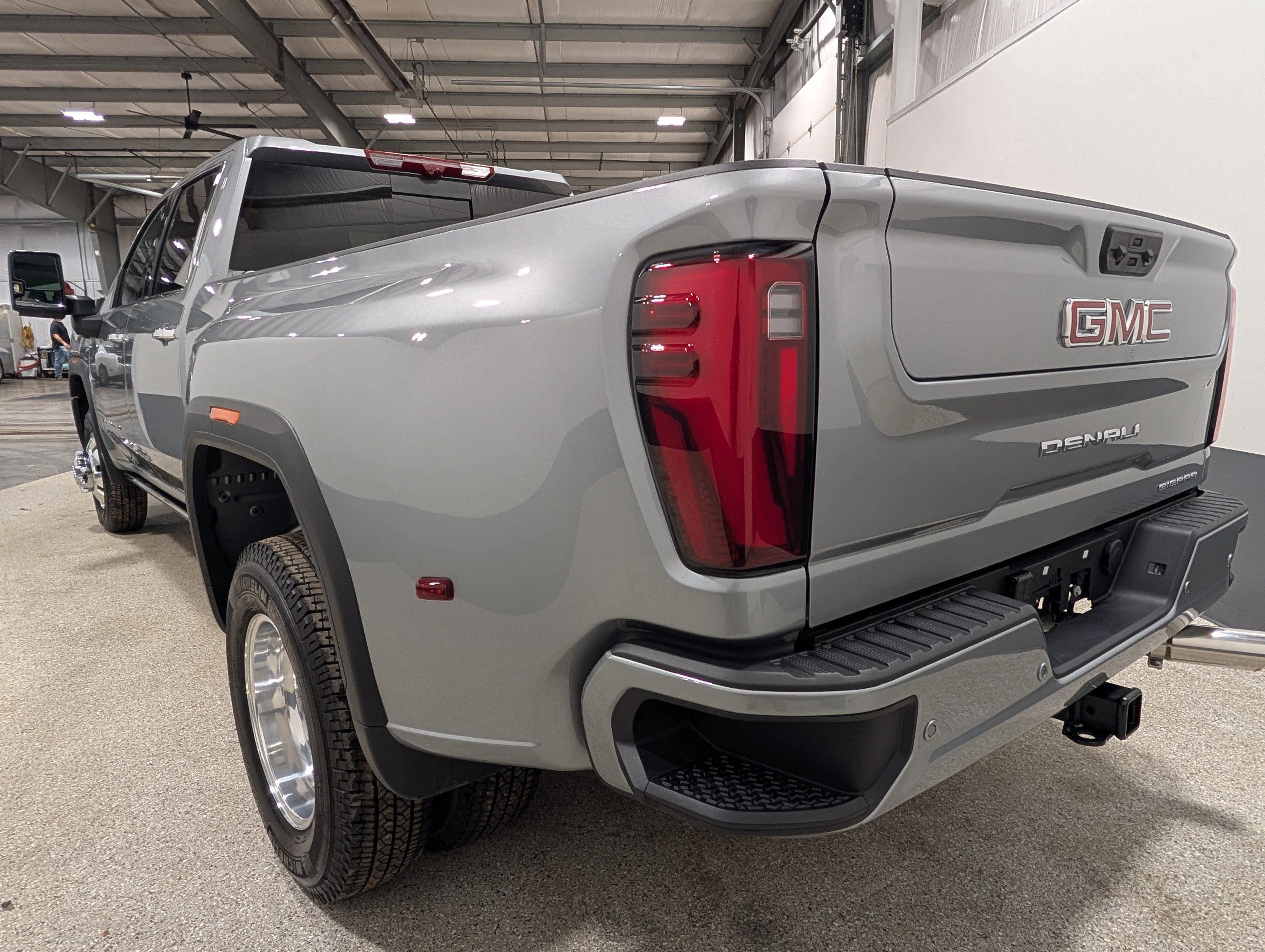 Used 2026 GMC Sierra 3500 Denali w/ Denali Reserve Package AWD/4WD image 4