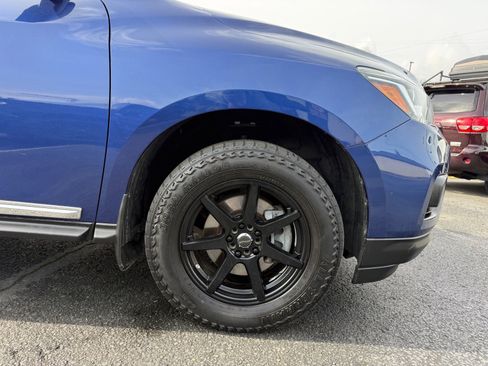 Used 2018 Nissan Pathfinder Platinum image 12