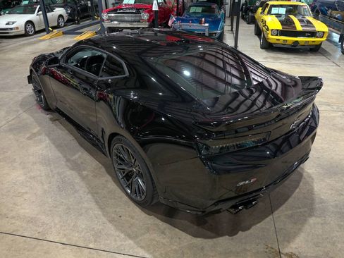 Used 2018 Chevrolet Camaro ZL1 RWD image 16