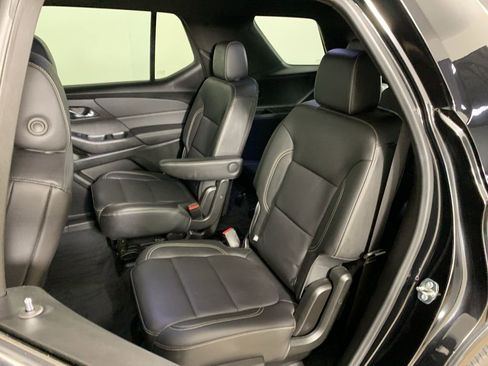 Used 2022 Chevrolet Traverse LT w/ LPO, 'HIT The Road' Package image 30