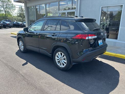 Certified 2024 Toyota Corolla Cross LE w/ Moonroof Package image 3
