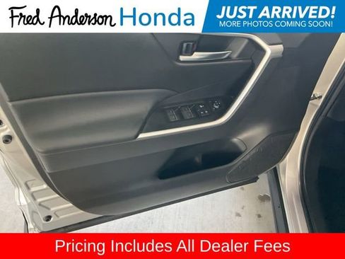 Used 2022 Toyota RAV4 XLE w/ Convenience Package AWD/4WD image 5