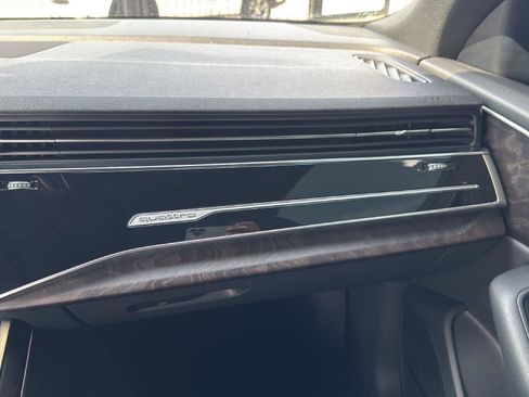 Used 2019 Audi Q8 Premium Plus w/ Premium Plus AWD/4WD image 19
