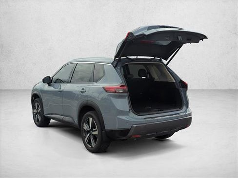 Used 2025 Nissan Rogue SL image 9