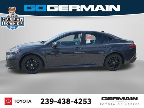 Used 2025 Toyota Camry SE FWD image 12