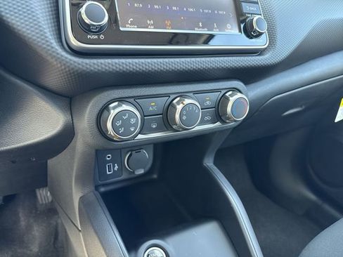 New 2025 Nissan Kicks Play S image 21