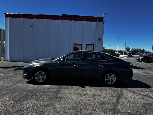 Used 2020 Hyundai Sonata SE FWD image 2