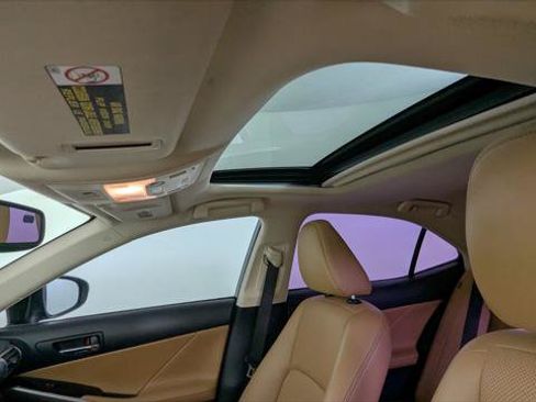 Used 2016 Lexus IS 200t RWD image 16