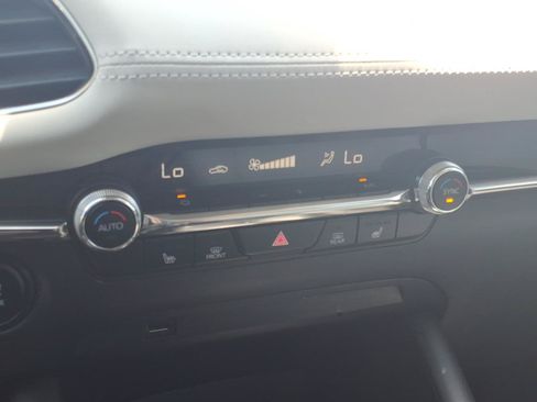 Used 2021 MAZDA MAZDA3 s FWD image 18
