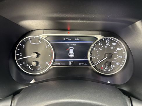 Used 2023 Nissan Sentra SR w/ SR Premium Package FWD image 17