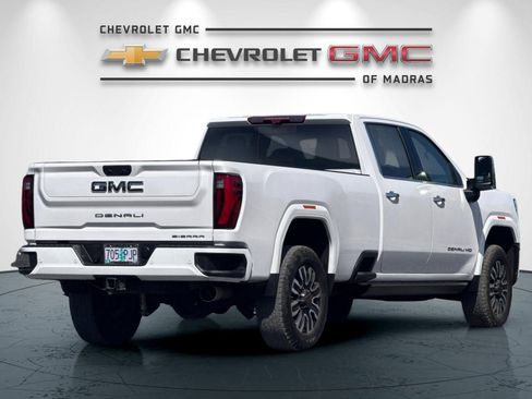 Used 2024 GMC Sierra 3500 Denali Ultimate AWD/4WD image 3