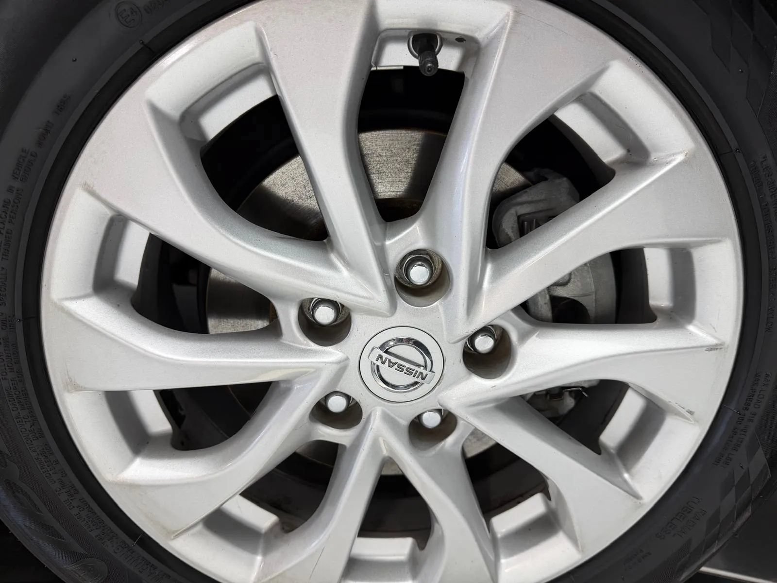 Used 2018 Nissan Sentra SV FWD image 8