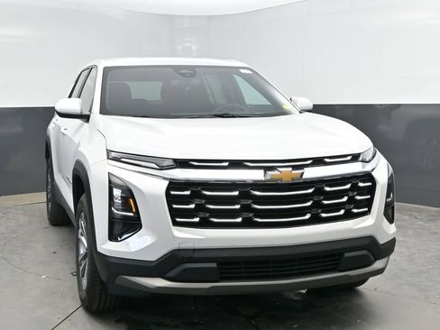 Used 2025 Chevrolet Equinox LT AWD/4WD image 4