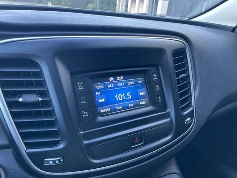 Used 2016 Chrysler 200 Limited image 36