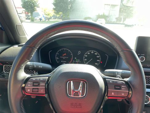 Used 2023 Honda Civic Sport image 17