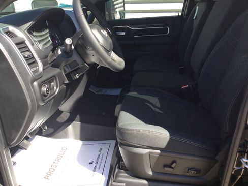 New 2026 RAM 2500 Big Horn AWD/4WD image 9