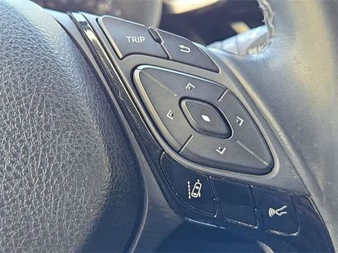 Used 2019 Toyota C-HR XLE image 24