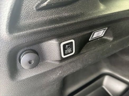 Used 2024 Jeep Grand Cherokee L Limited w/ Luxury Tech Group II image 32