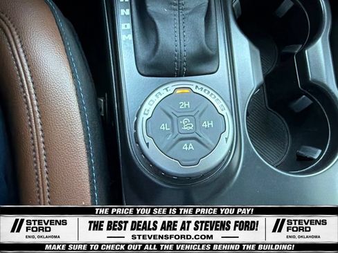Used 2024 Ford Bronco Outer Banks w/ Sasquatch Package AWD/4WD image 28