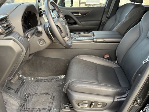 Used 2024 Lexus LX 600 4WD w/ Interior Upgrade Package image 20