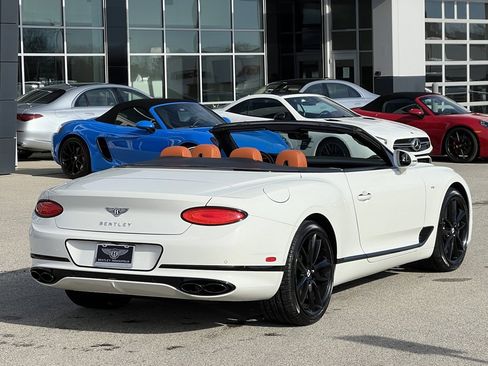 Used 2021 Bentley Continental GT image 12