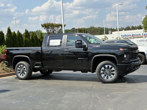 New 2026 Chevrolet Silverado 2500 Custom w/ Custom Value Package AWD/4WD image 3