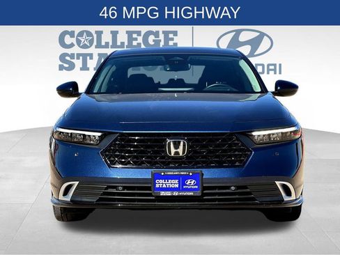 Used 2025 Honda Accord Touring image 5