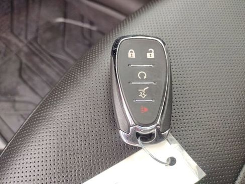 Used 2018 Chevrolet Equinox Premier image 32