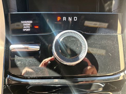 Used 2023 Jeep Grand Cherokee L Limited w/ Luxury Tech Group II image 25