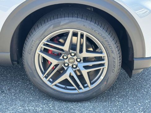 New 2026 Ford Explorer ST-Line w/ ST-Line Street Pack AWD/4WD image 7