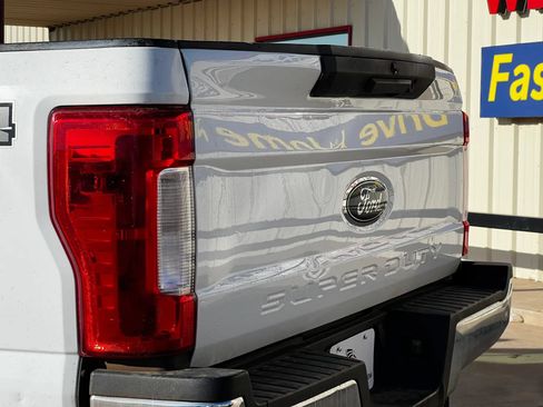 Used 2019 Ford F250 XL w/ STX Appearance Package AWD/4WD image 6