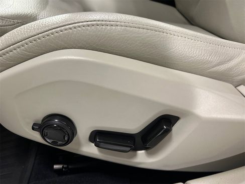 Certified 2023 Volvo S60 T8 Ultimate image 11