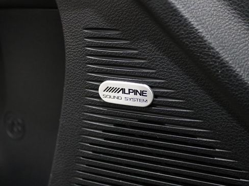 Used 2016 Dodge Challenger SXT Plus image 32