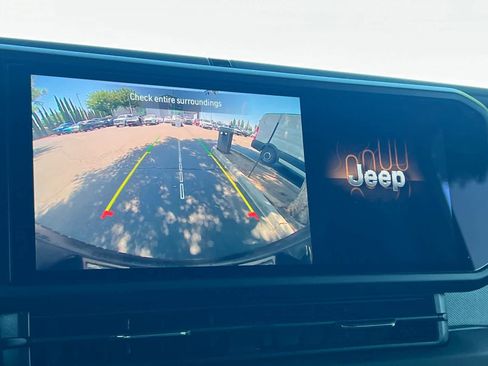 Used 2025 Jeep Wrangler Unlimited Sahara AWD/4WD image 23