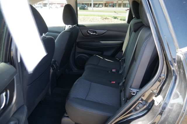 Used 2020 Nissan Rogue SV FWD image 23
