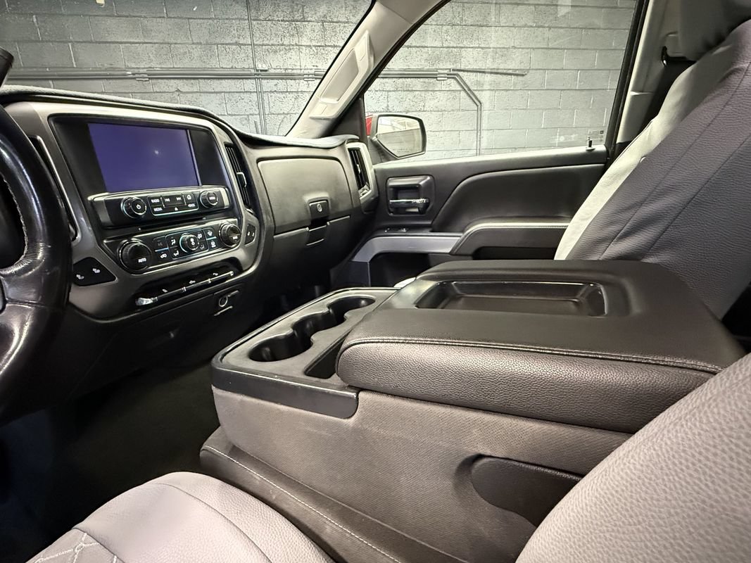 Used 2018 Chevrolet Silverado 1500 LT w/ All Star Edition AWD/4WD image 11
