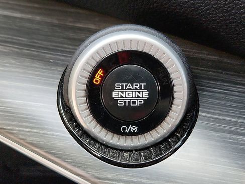 Used 2024 Jeep Wagoneer L Series II image 12