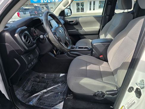 Used 2022 Toyota Tacoma SR image 15