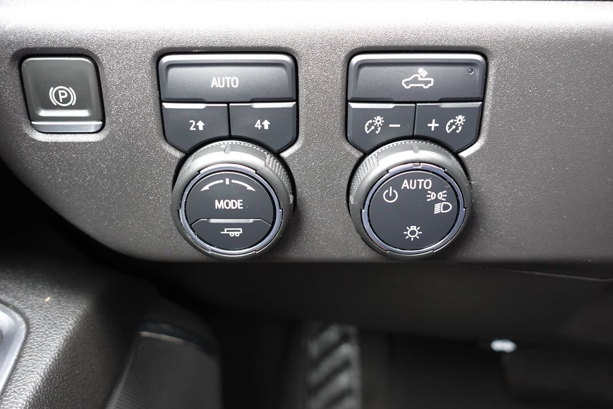 Used 2023 Chevrolet Silverado 1500 LT AWD/4WD image 44