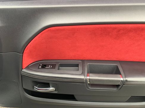 Used 2014 Dodge Challenger SRT8 image 18