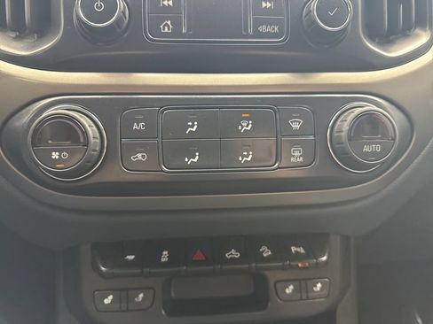 Used 2022 Chevrolet Colorado Z71 AWD/4WD image 20